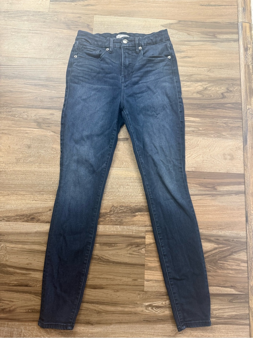 Good American Good Legs Skinny Jeans in Dark Blue Wash